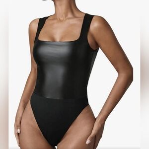 WDIRARA Women's PU Leather Bodysuit Tank Tops Square Neck Sleeveless Slim Fit